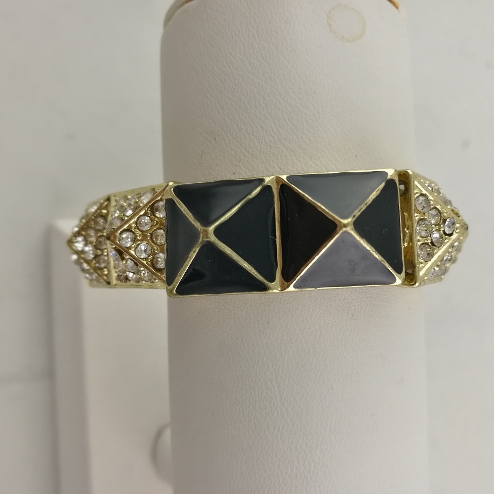 Black Pyramid Bracelet #J072